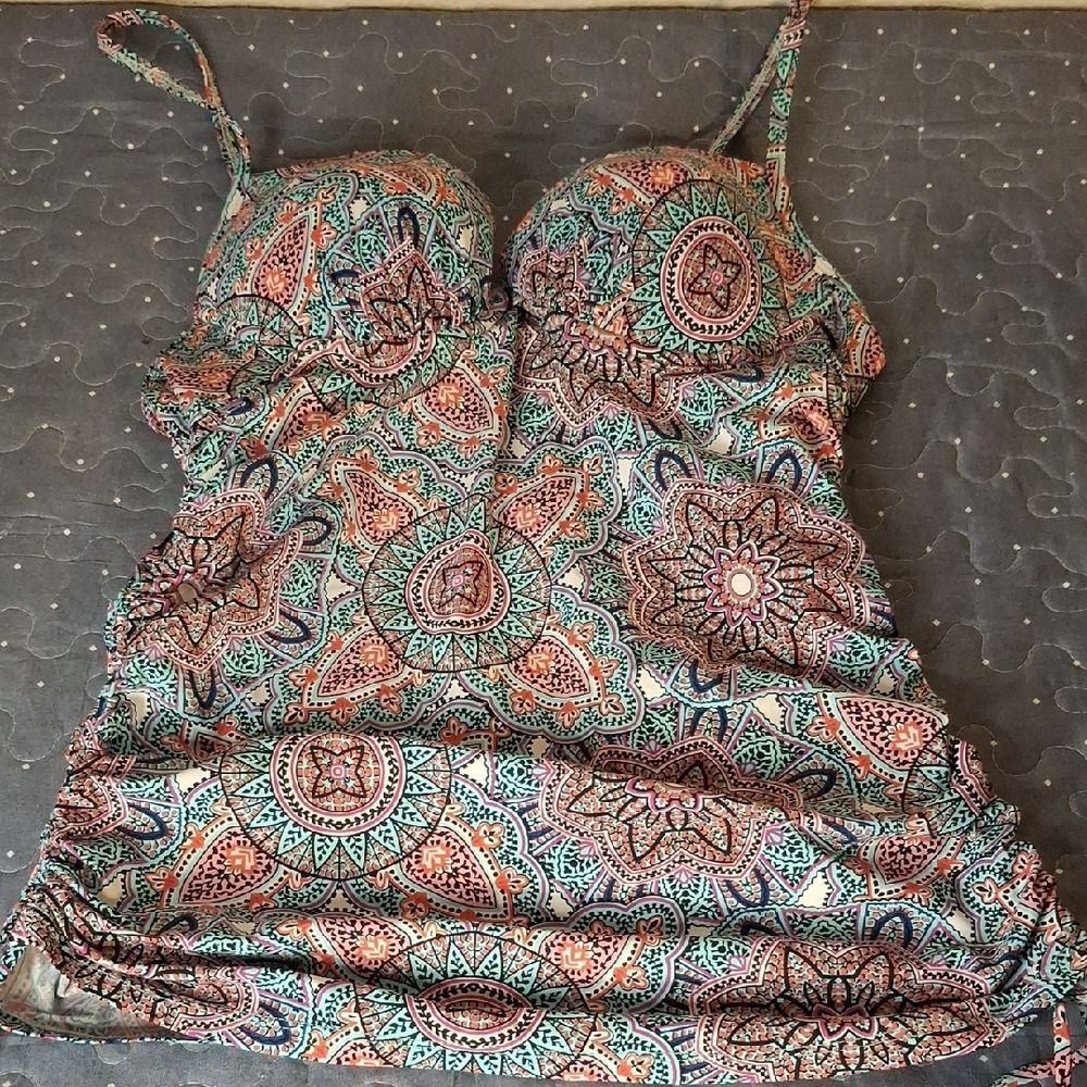 ASSETS by Sara Blakely Multicolor Patterned Swimsuit
